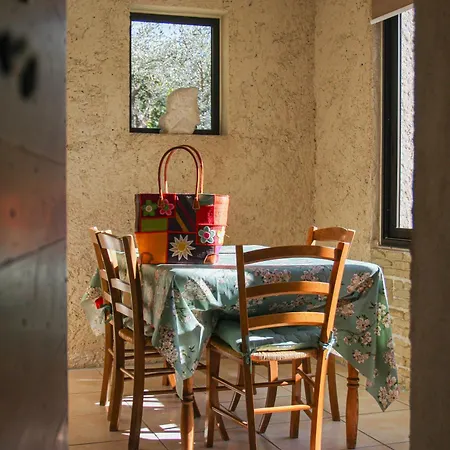 Holiday home Oustaloun 3 Etoiles